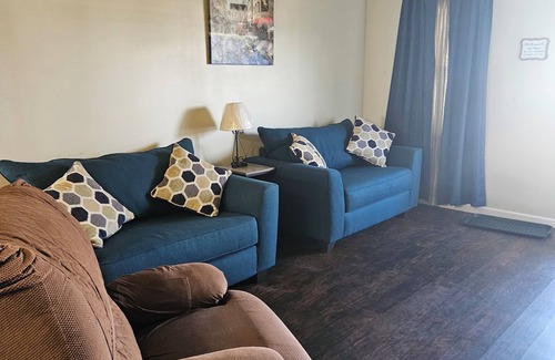 East Lake Apartamento | The Cozy! 2-bedroom apartment in Chattanooga with WiFi, AC, Family Friendly