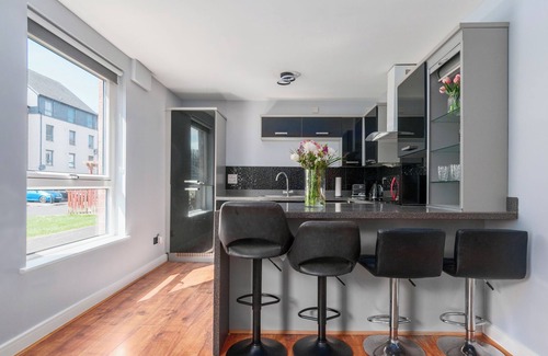 Muirhouse Apartamento | The Cozy Atmosphere Lodge located just 3.5 miles away from the city center