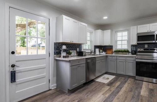 North Charleston Cabaña | The Cozy Blue Cottage in Park Circle