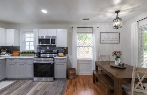 North Charleston Cabaña | The Cozy Blue Cottage in Park Circle