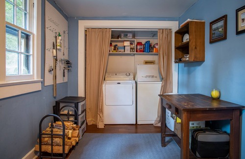 Chapel Hill Casa | The Cozy Bungalow - Official Historic Home Near UNC!
