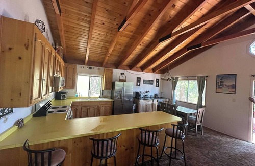 Mi-Wuk Village Cabina | The cozy cabin!