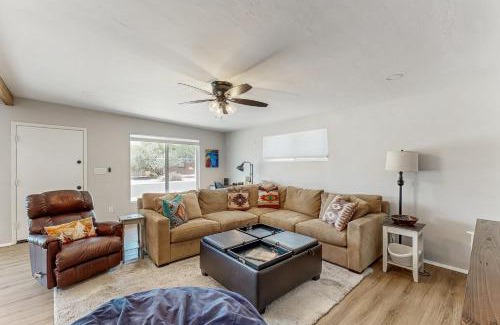 Tucson Casa | The Cozy Cactus Hideaway