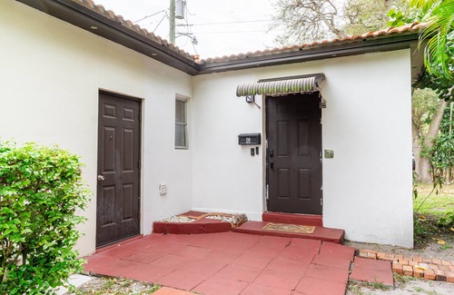 Biscayne Park Apartamento | The Cozy Corner Studio in Quiet, Vibrant Biscayne Park with AC, WiFi