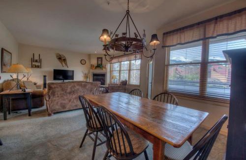 Warrior's Mark Casa | The Cozy Corral Private Hot Tub Walk to Town