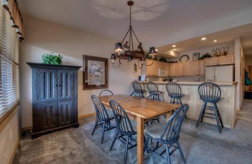 Warrior's Mark Casa | The Cozy Corral Private Hot Tub Walk to Town