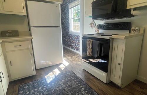 Beaverdam Cabaña | The Cozy Cottage with hot tub