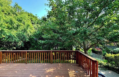 Richmond Hill Casa | The Cozy Crescent Comforts Stay