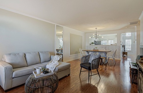 Greensboro Casa | The Cozy Daydream - Pool Access - 7 mi. to PTI Airport