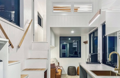 Moonbah Casa | Be captivated by the incredible beauty of the Snowies at the Cozy Den!