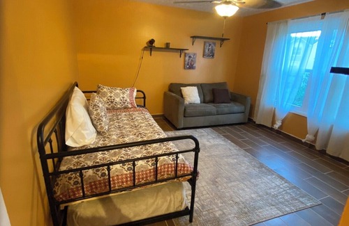 Westover Condominio | The Cozy Family Retreat, Fayetteville, Fort Liberty, Airborne Paratroopers
