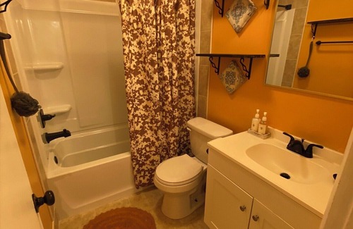 Westover Condominio | The Cozy Family Retreat, Fayetteville, Fort Liberty, Airborne Paratroopers