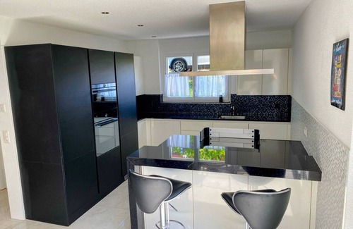 Dietikon District Casa | The cozy house - 15 min to Zurich main station; Free parking; Fitness; Kitchen