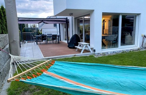 Dietikon District Casa | The cozy house - 15 min to Zurich main station; Free parking; Fitness; Kitchen