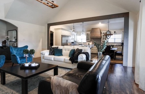 Lubbock Casa | The Cozy Modern 4 Bedroom