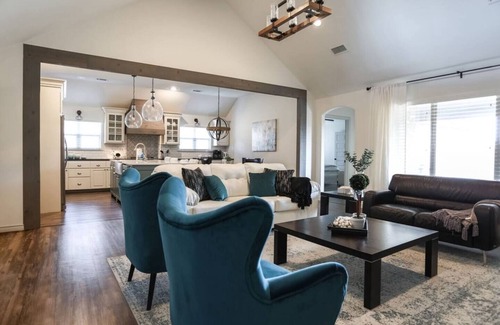 Lubbock Casa | The Cozy Modern 4 Bedroom