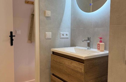 Eindhoven Apartamento | The Cozy Nest Stylish and Serene City Studio