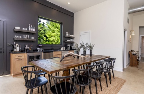 Three Oaks Casa | The Cozy Oak, 7 beds 4.5 baths and Heated inground Pool