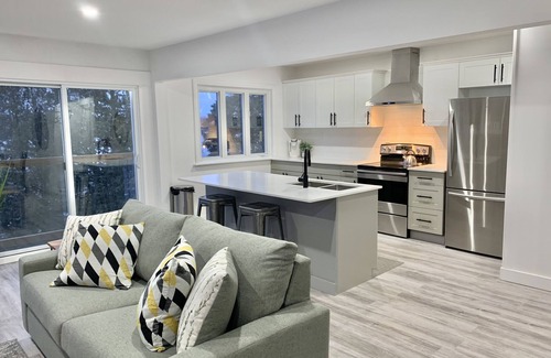 Sudbury Casa | The Cozy One on Lake Nepahwin