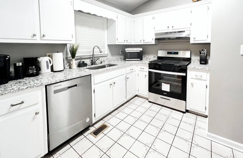 Lawrenceville Casa | The Cozy Retreat - 3 BR/2 Baths - Convenient location of Lawrenceville