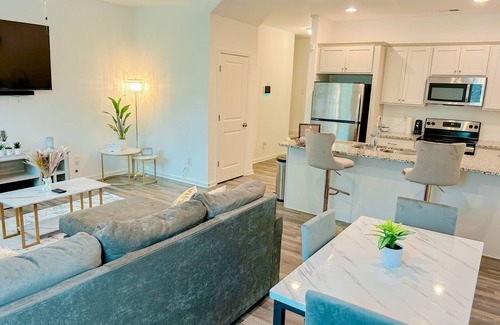 East Point Casa | The Cozy Townhome: 10 minutes from ATL Airport