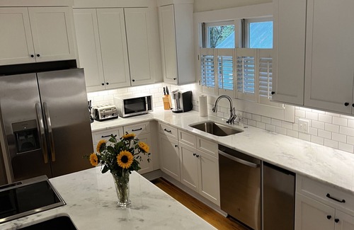 Old Town Cabaña | The Craddock - Tufts Home & Antique Carriage House | 6BR 5. 5 Baños | Duerme 12+