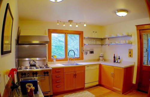 Bethlehem Casa | The Craftsman Farmhouse with Modern Flair