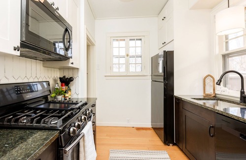 Kutzky Park Casa | The Craftsman