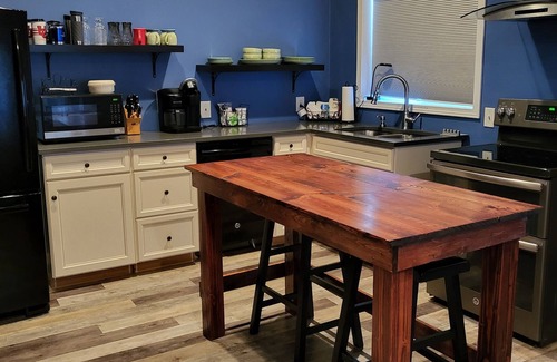 Washougal Casa | The Crash Pad, un apartamento privado de 1 dormitorio, 1 baño y 1200 pies cuadrados