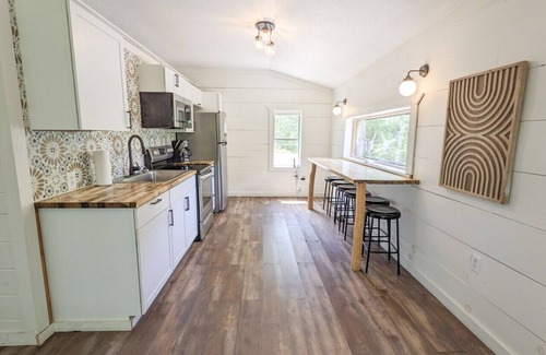 Boswell Cabina | The Crash Pad ~ Quirky Riverfront Retreat