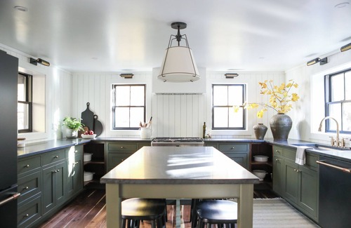 Railroad Cabina | The Creek House: A Creekside Retreat with Hot Tub and Electric Bikes