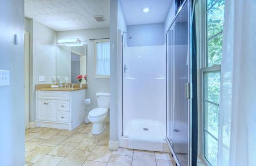 Columbus Casa | The Creekside Retreat Large Yard, Near Benning&CSU