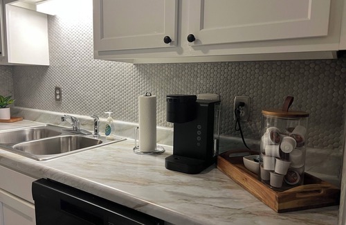 Hoover Condominio | The Crest, a cozy 2-bedroom condo for your family to enjoy.