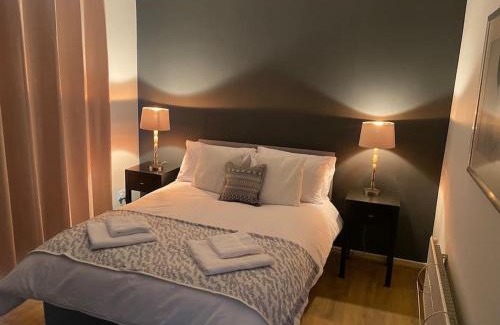 Abertillery Casa | The Crest Hillside Retreat With Hot Tub