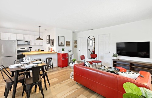 Sailboat Bend Condominio | The Crimson Condo, 2 bed 1 bath Near Riverwalk