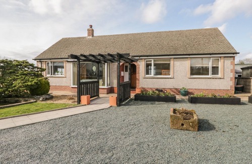 Wigton Casa | THE CROFT BUNGALOW, with a garden in Aspatria