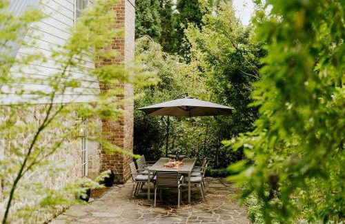 Bowral Casa | The Croft - Enchanting Bowral stone cottage