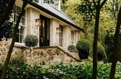 Bowral Casa | The Croft - Enchanting Bowral stone cottage