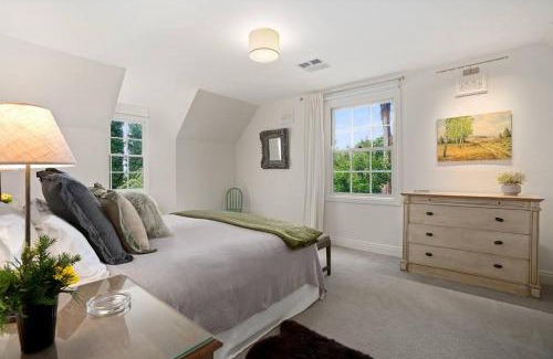 Bowral Casa | The Croft - Enchanting Bowral stone cottage