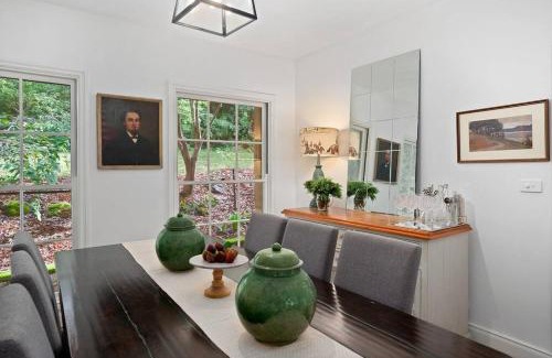 Bowral Casa | The Croft - Enchanting Bowral stone cottage