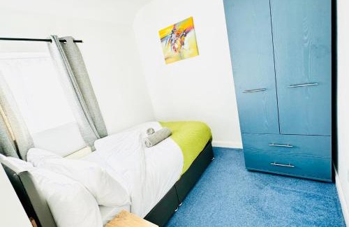 Borehamwood Apartamento | "The Cromwell" I Contractor's Haven Borehamwood I 3 - 6 Beds I Free Parking, Netflix & Sky Sports