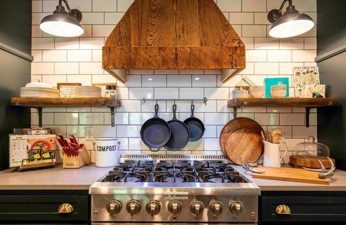 Langston Mile Village Cabina | The Crossover, Family, Fishing, & Firepit Retreat