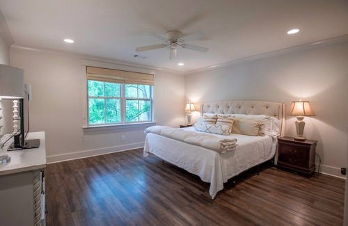 Langston Mile Village Cabina | The Crossover, Family, Fishing, & Firepit Retreat