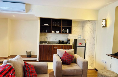Westlands Hotel | The Crossroads Hotel Westlands