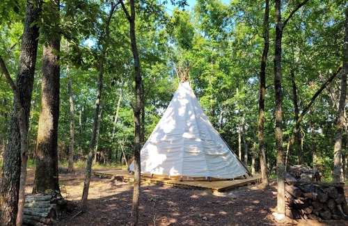 Cedarcreek Alquiler De RV | The Crow Tipi at Cedar Ridge Ranch & Trails