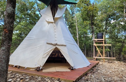 Cedarcreek Alquiler De RV | The Crow Tipi at Cedar Ridge Ranch & Trails