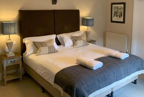 Shipton under Wychwood Hotel | The Crown at Shipton