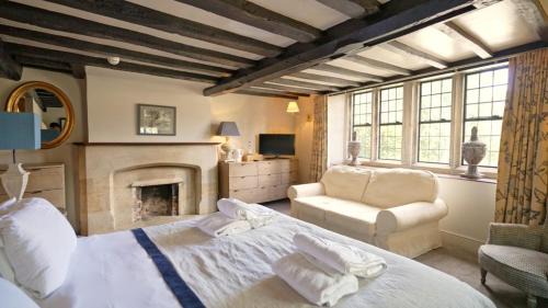 Shipton under Wychwood Hotel | The Crown at Shipton