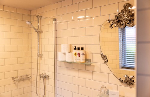 East Ilsley Hotel | Crown and Horns Inn