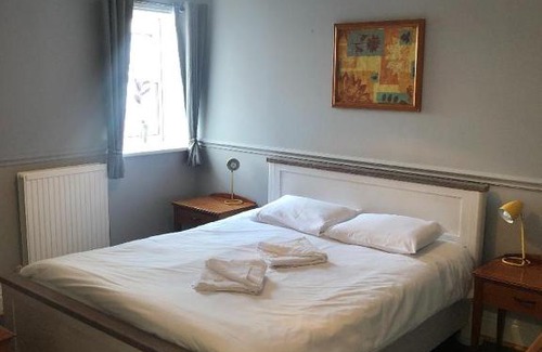 Ryde Hotel | The Crown Hotel